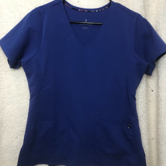 VERA BRADLEY scrub top - Picture 2 of 8